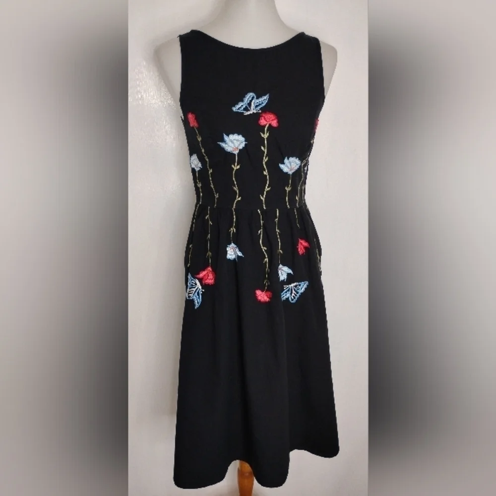 ESHAKTI EMBROIDERED SUMMER FROCK - Picture 6 of 6